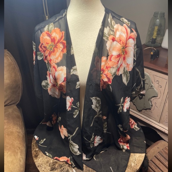 Emory Park Floral Kimono - Picture 1 of 6